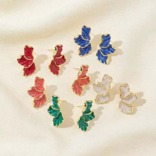 Floral Maple Leaf Stud Earrings – Nature-Inspired Vintage Jewelry