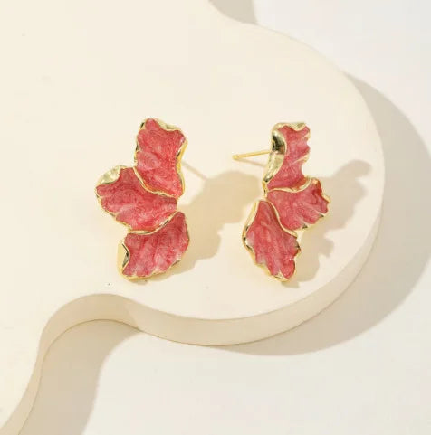 Floral Maple Leaf Stud Earrings – Nature-Inspired Vintage Jewelry