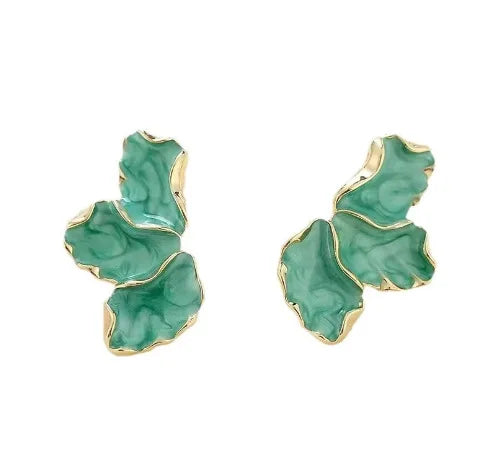 Floral Maple Leaf Stud Earrings – Nature-Inspired Vintage Jewelry